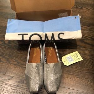 Toms Classics shoes in silver glitter. BRAND NEW